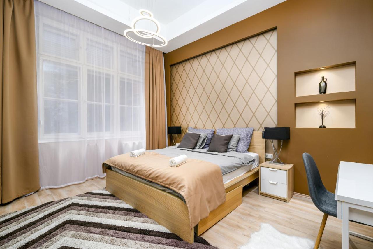 Downtown Deluxe-Two Bedroom Apartment With Sauna Budapest Bagian luar foto