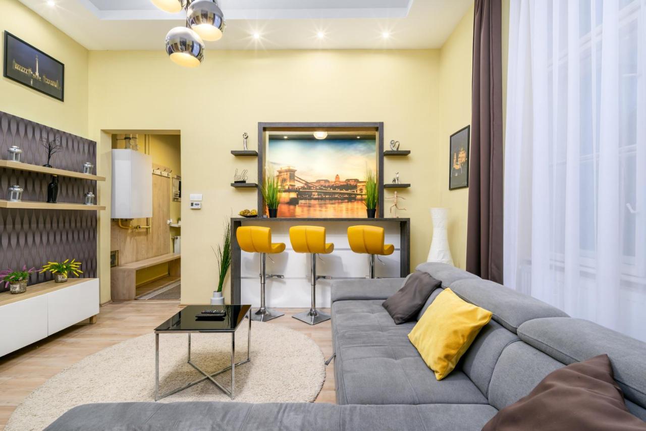 Downtown Deluxe-Two Bedroom Apartment With Sauna Budapest Bagian luar foto