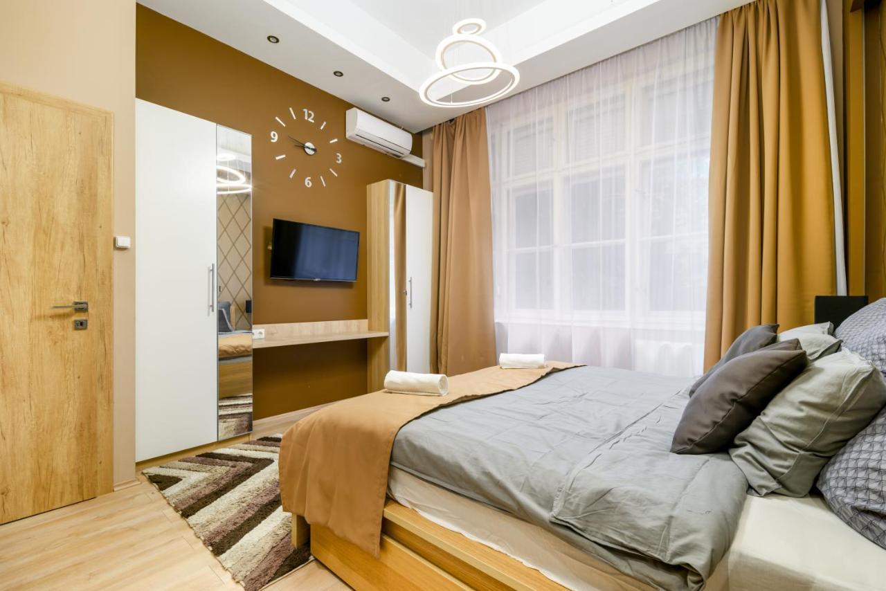 Downtown Deluxe-Two Bedroom Apartment With Sauna Budapest Bagian luar foto